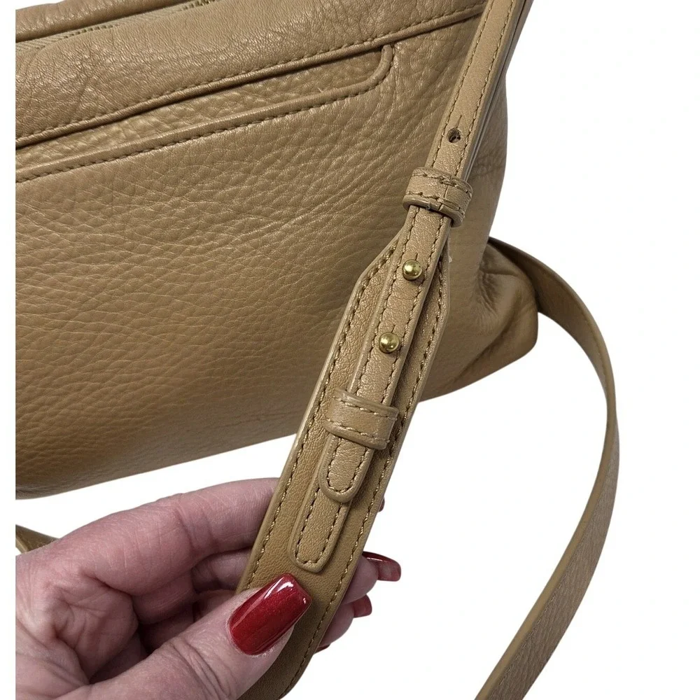 Hobo Women's Tripp Medium Crossbody‎ Bag Tan 10